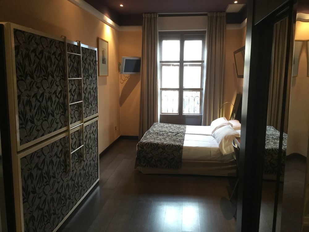 谢尔科特尔·拉斯托雷斯3*